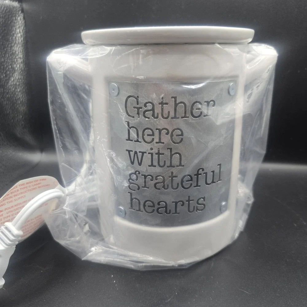 Scentsy Grateful Hearts Farmhouse‎ Full-Size Wax Warmer NEW